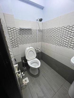 Maison: Cozy 2BR flat in DHA Apartment in Karachi
