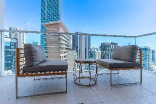 Bright & Elegant Studio I Balcony | Speedy Wi-Fi Apartment in Dubai
