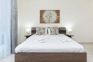 Canal View I Spacious apt I High speed Wi-fi Apartment in Dubai