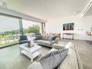 Azure Breeze Villa - Roof Garden & Sea Views Villa in Paralimni