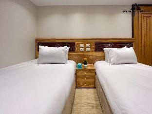Imagine a Grand Museum &Pyramids View Central Room Apartment in Egypt