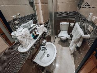 Imagine a Grand Museum &Pyramids View Central Room Apartment in Egypt