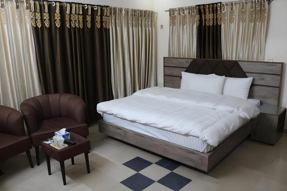 AK Hotel Of Guest House Bed and Breakfast in Lahore