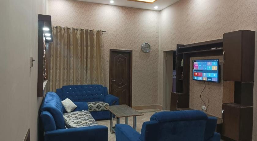 AK Hotel Of Guest House Bed and Breakfast in Lahore