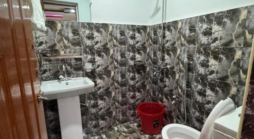 Rose Lodges Guest House Islamabad Bed and Breakfast in Islamabad