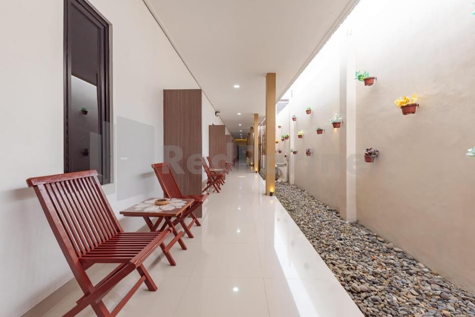 Ummi Home Syariah Mitra RedDoorz Hotel in Indonesia