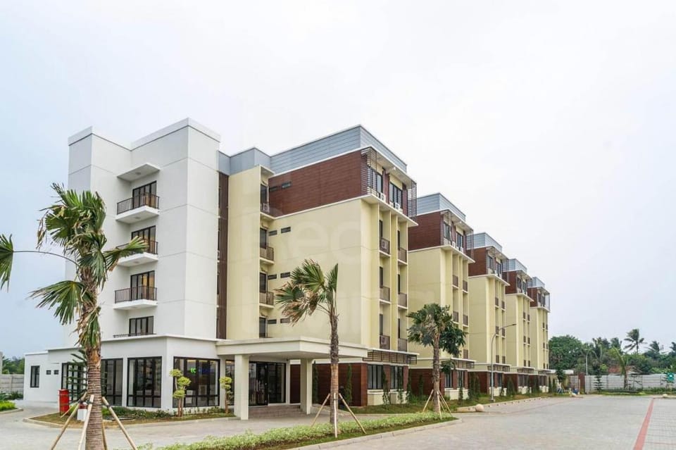 RedLiving Apartemen Eco Home - Wieg's Room Tower B Yashinoki Apartment in West Java