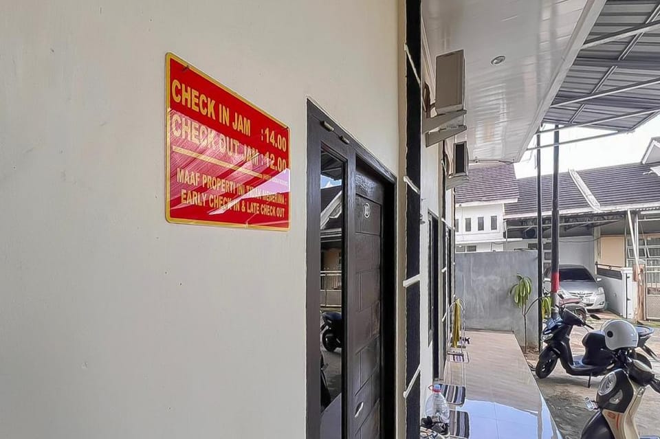 RedDoorz Syariah near Universitas Mulawarman Hotel in Indonesia