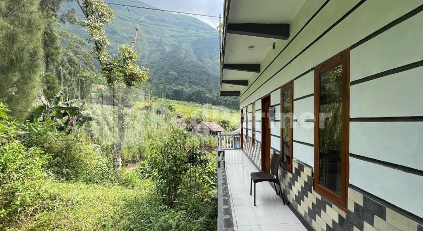 Family Homestay Syariah Bromo Mitra RedDoorz Hotel in East Java