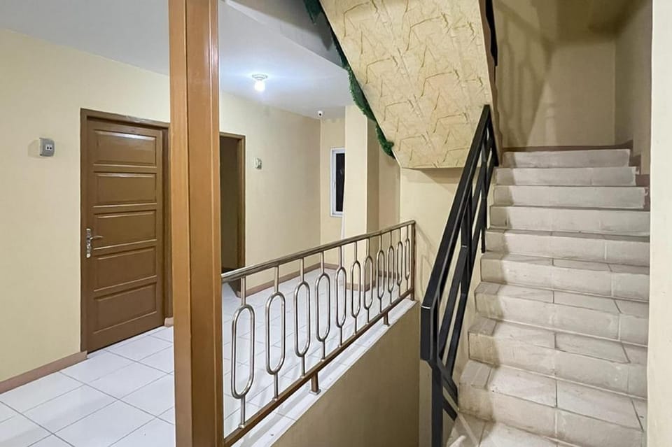 FeySha Guest House Mitra RedDoorz Hotel in Jakarta