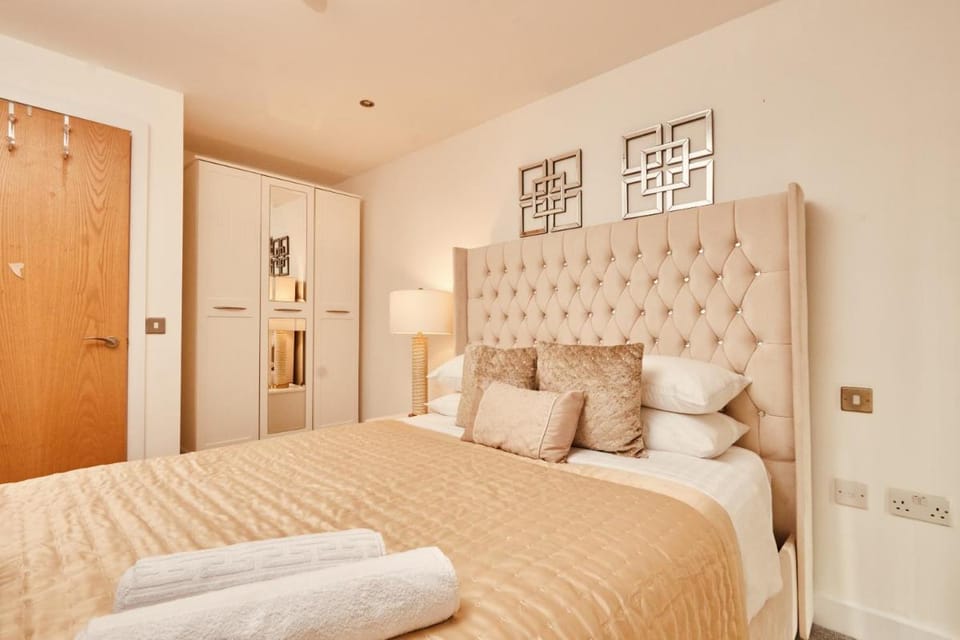 Central Leeds Dock Apt&Free Secure Parking! Apartment in Leeds