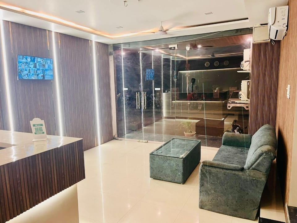 Hotel Hari Kripa Dham Near Prem Mandir By HRG Hotel in Uttar Pradesh