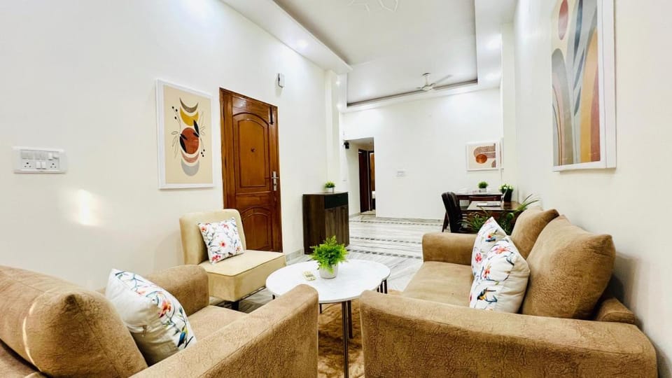 BluO Modern 2BHK Rohini - Parking , Balcony Apartment in Delhi