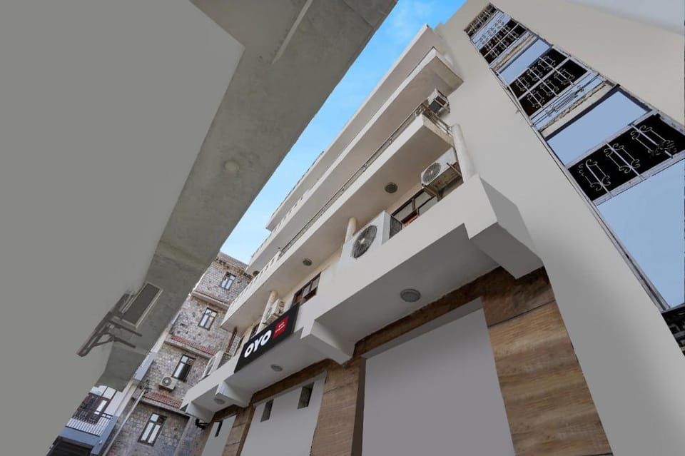 Hotel O Silver Key KD plaza Near Saket Metro station Hotel in New Delhi