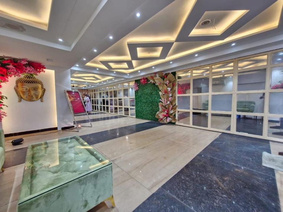 Hotel Silver Saffron Paschim Vihar Hotel in Delhi