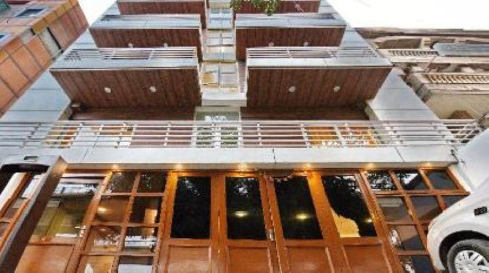 Hotel Silver Saffron Paschim Vihar Hotel in Delhi