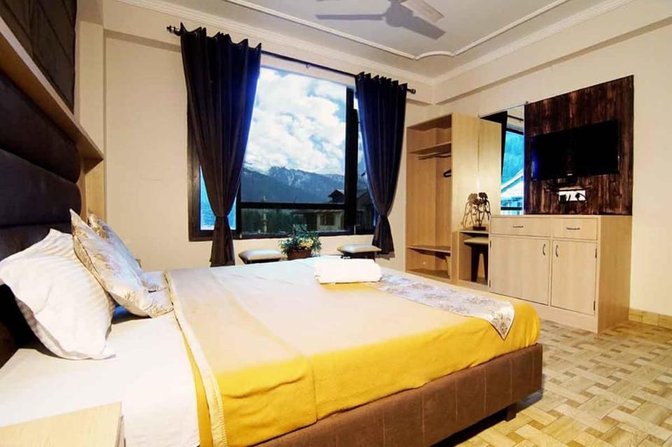 Goroomgo Daddy's Manali Hotel in Manali