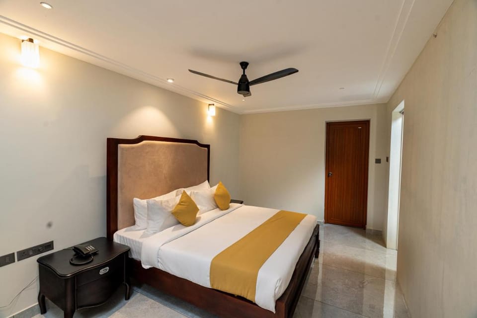 Saravana Grand Suites - A Unit of Saravana Bhavan Veg Tables Kochi Hotel in Kochi