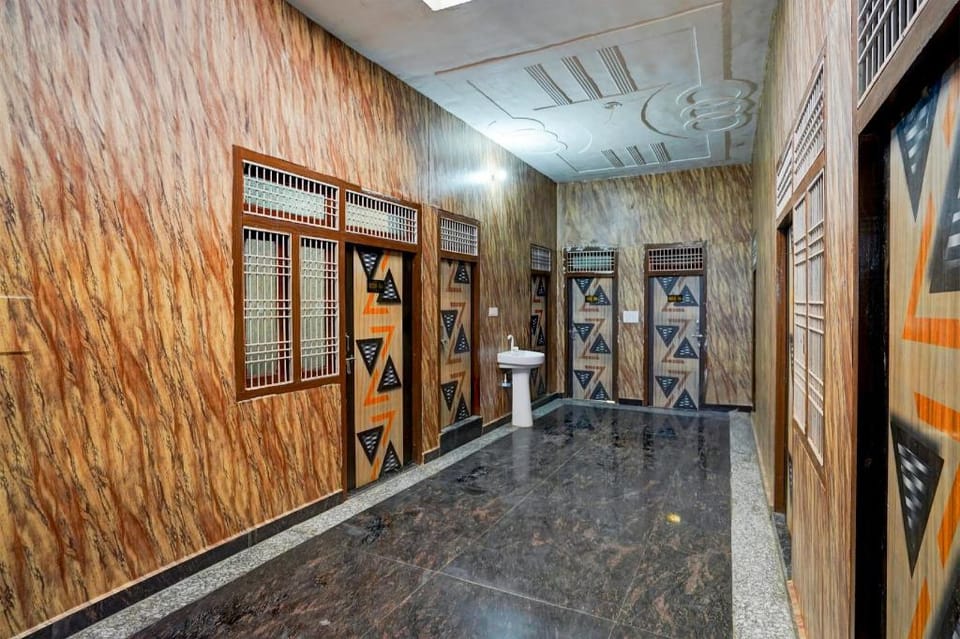 SPOT ON PARKS HOTEL Hotel in Uttar Pradesh