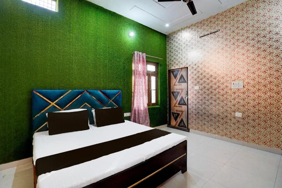 SPOT ON PARKS HOTEL Hotel in Uttar Pradesh