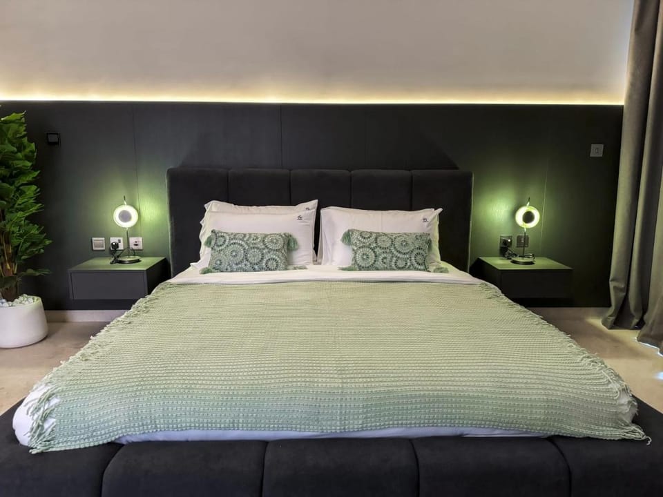 High Floor Burj Khalifa View 1BR - Business Bay Apartment in Dubai