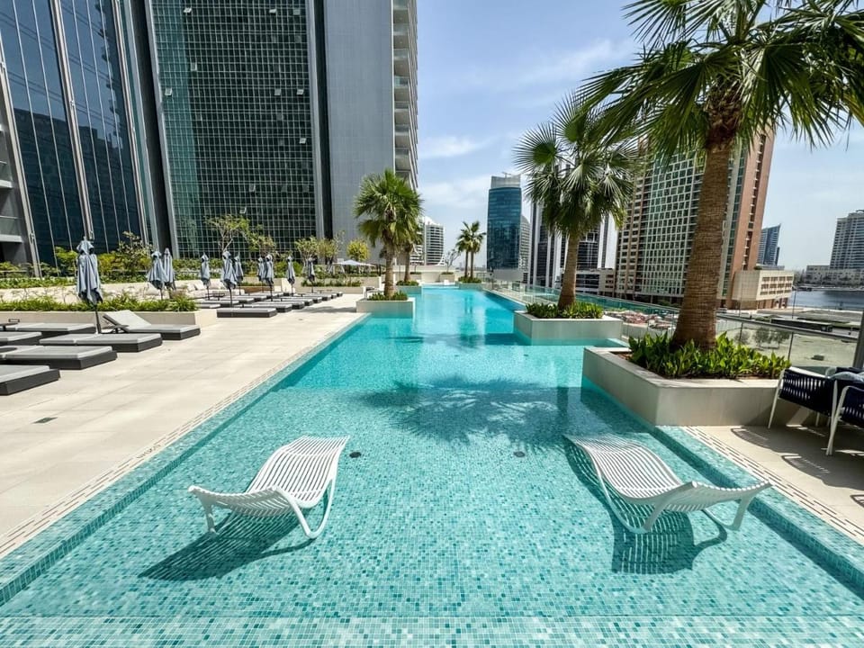 High Floor Burj Khalifa View 1BR - Business Bay Apartment in Dubai