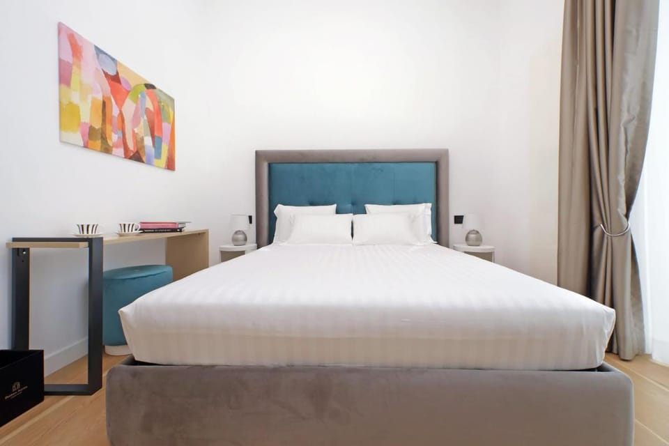 Domus Aurea Luxury Suites Bed and Breakfast in Rome