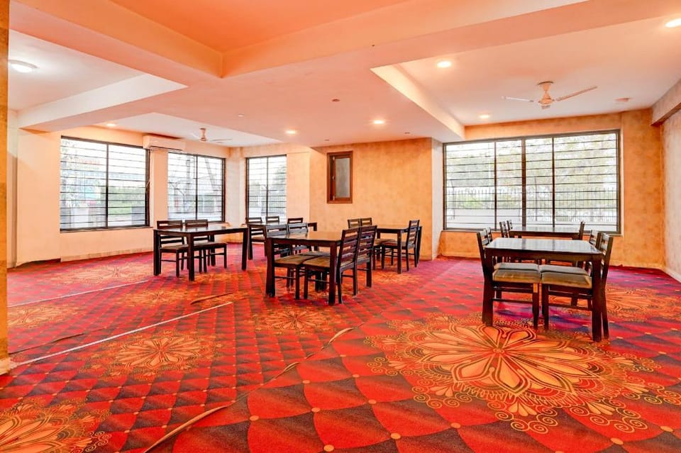 Hotel O Noida 86 retreat Hotel in Noida