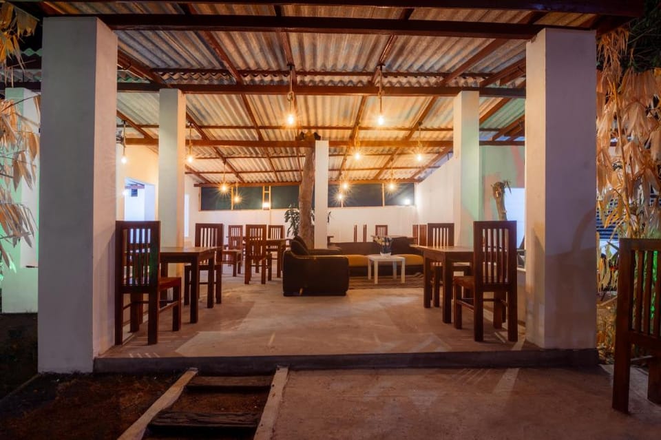 Queen’s Bay Hotel Hotel in Sri Lanka