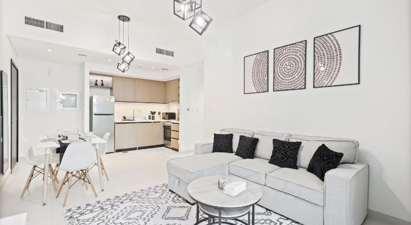 Luxury 1-Bedroom Apartment At Burj Crown. Bed and Breakfast in Dubai