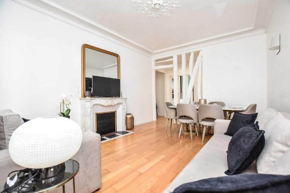 Charming Apartment - 2BR/4P - Pereire/Champerret Hotel in Paris