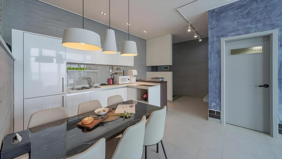 Gyeongju Shop N Flat Pool Villa Pension Bed and Breakfast in South Korea