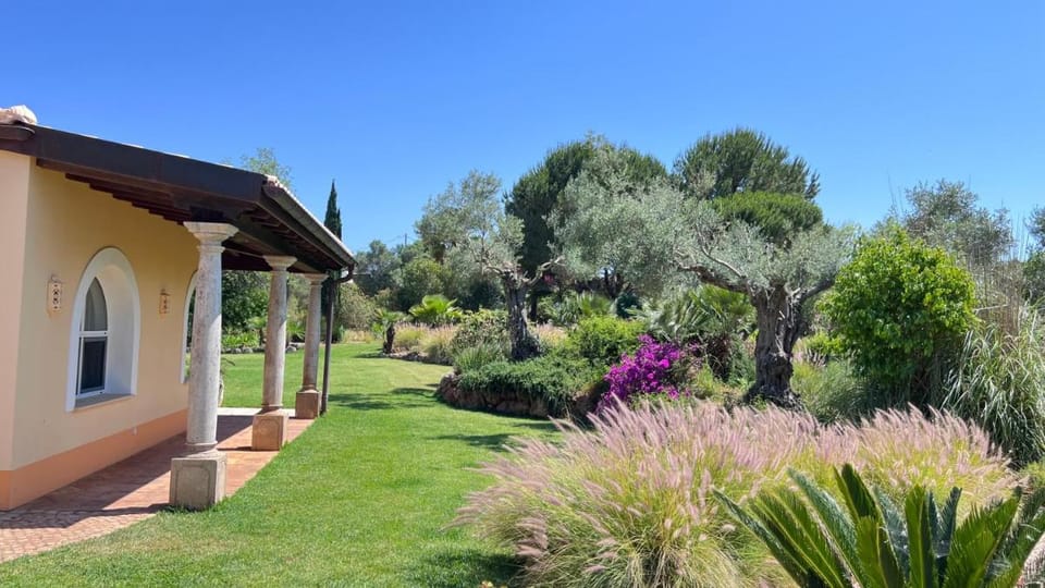 Vila Relaxmountain B&B Bed and Breakfast in Faro District