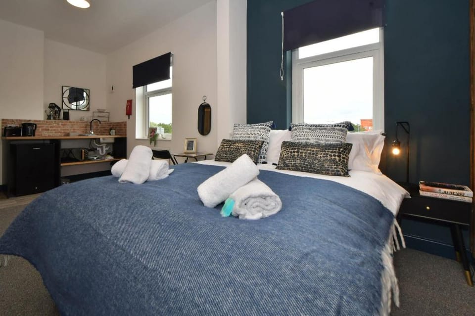 Stay @ Shobnall Rooms & Studios Burton Apartment in Burton upon Trent