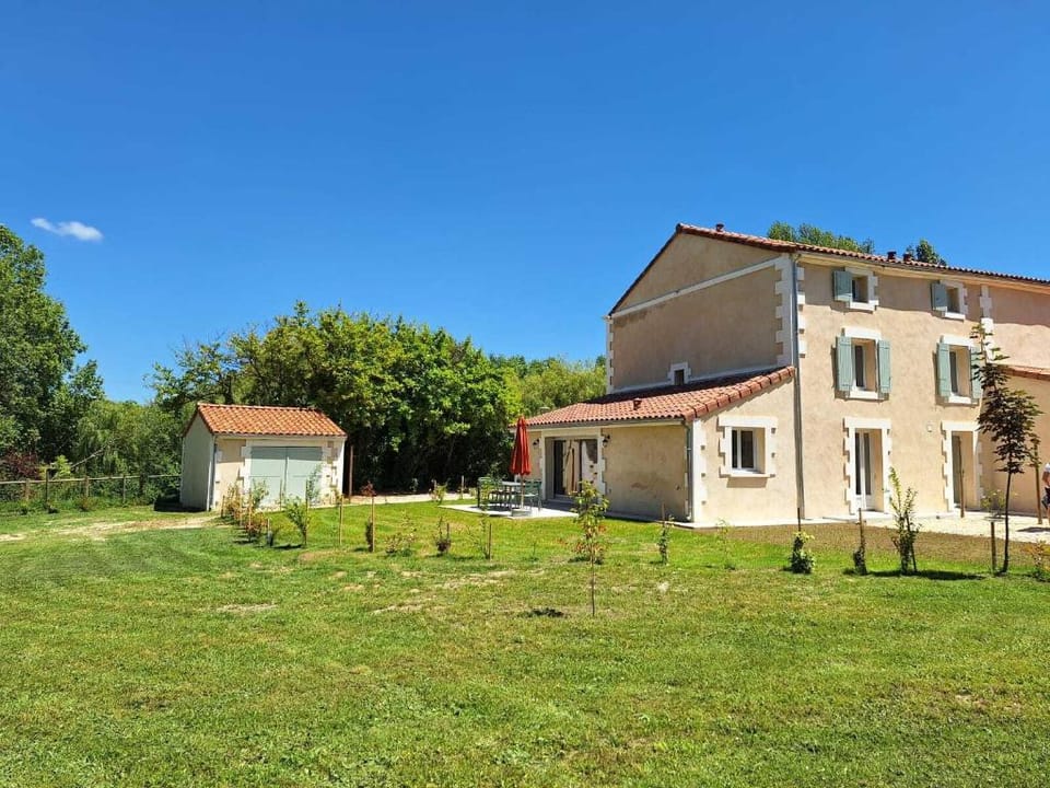 Au son de l'eau Apartment in Nouvelle-Aquitaine