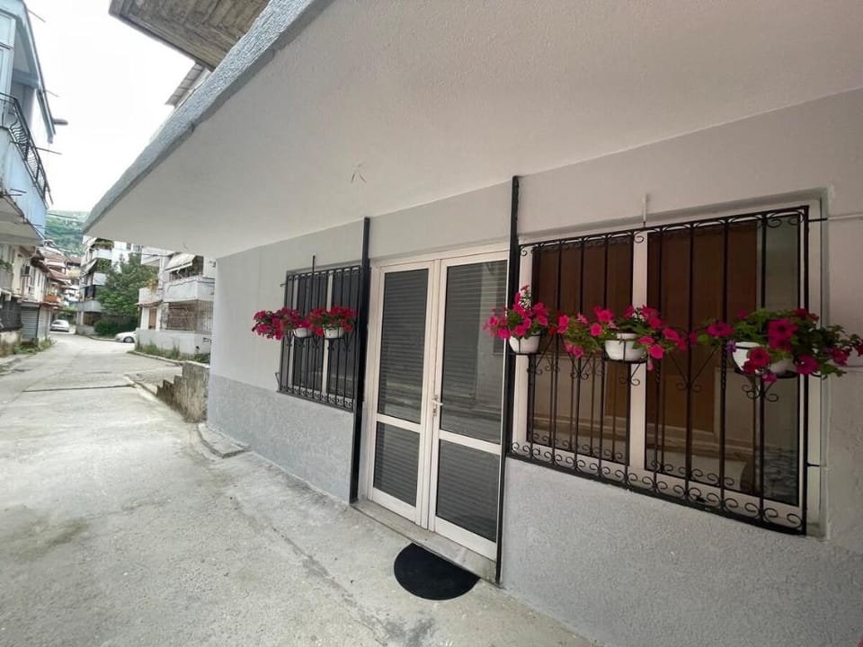 Traveller’s Guesthouse Apartment in Vlorë County, Albania