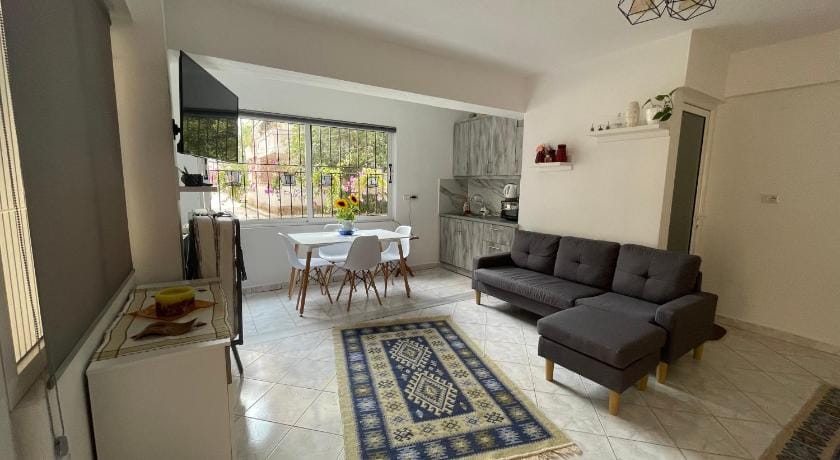 Traveller’s Guesthouse Apartment in Vlorë County, Albania