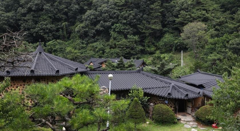 Daraegol Sanbang Bed and Breakfast in South Korea