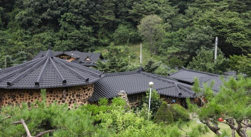 Daraegol Sanbang Bed and Breakfast in South Korea