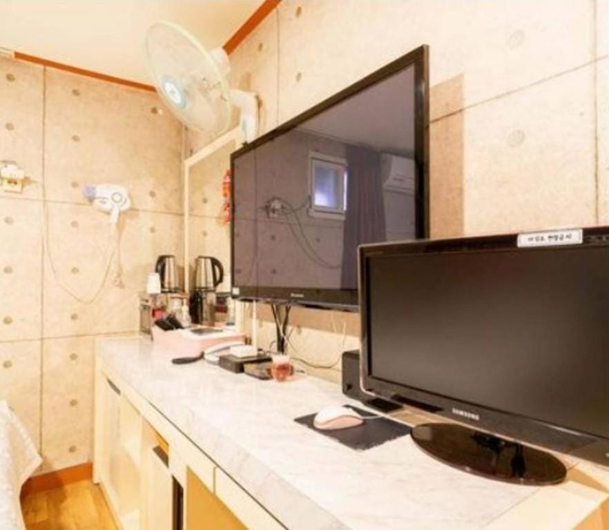 Hoegi Chess Bed and Breakfast in Seoul