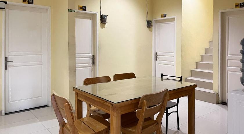 OYO 90683 Teratai Homestay Hotel in Indonesia