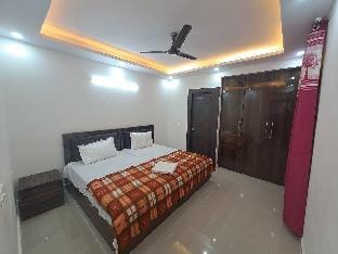 Gokul 3bhk Service Apartment Hindon Ghaziabad  Apartment in Uttar Pradesh