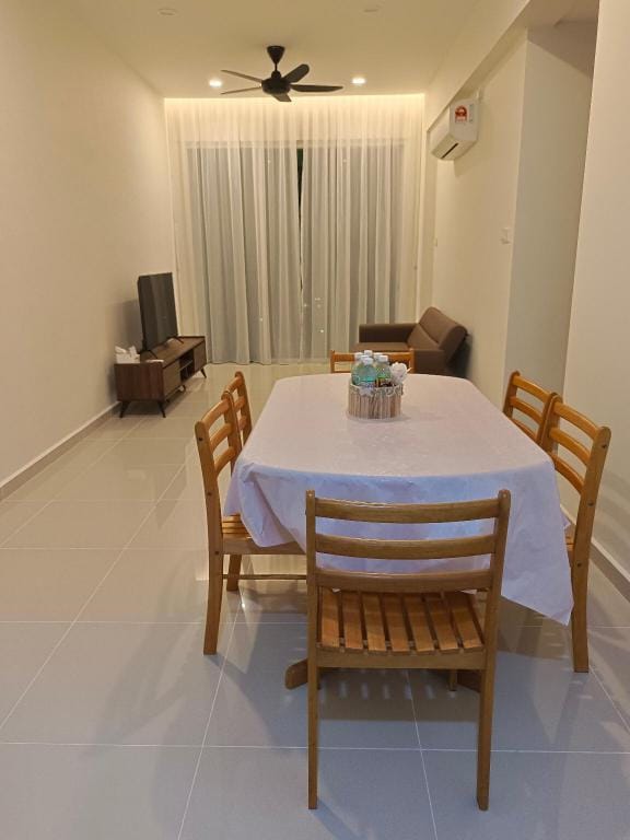 Sri Indah Pool Condostay Apartment in Sabah