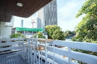Ekkamai Buds & Beds - 420 Hostel Apartment in Bangkok