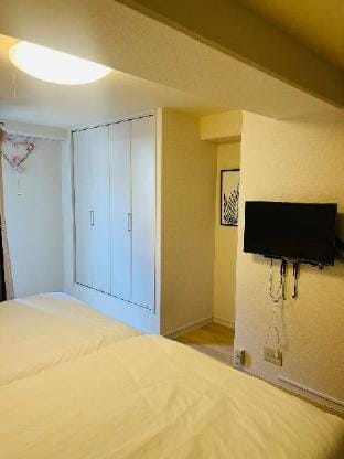 [403] 3-minute walk from Shitennoji-mae Station, close to Harukas/Tsutenkaku/Namba Apartment in Osaka