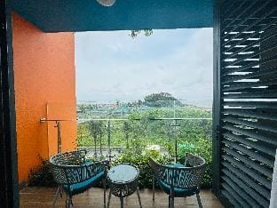 Flamingo Ivy House Apartment in Laos