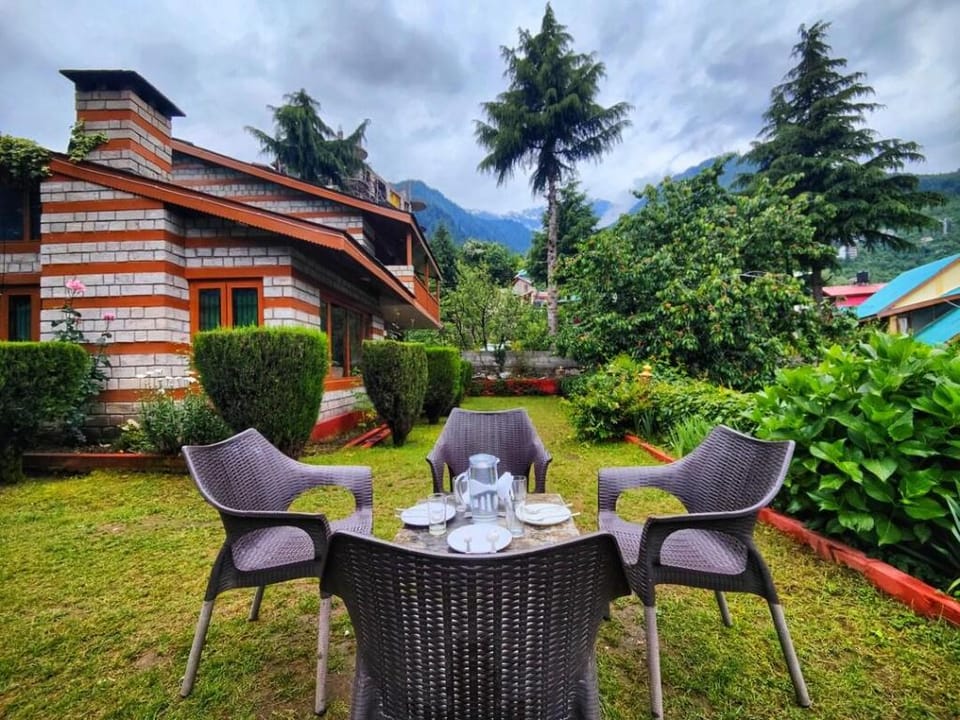 Himkund Cottages Hotel in Manali