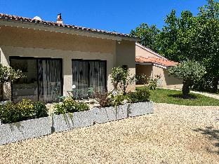 La  Villa Diane, Maison d'hôtes, Bed end Breakfast Vacation rental in Occitanie
