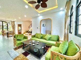 Villa 4 phòng ngủ ở Novaworld có sân vườn BBQ Villa in Phan Thiet