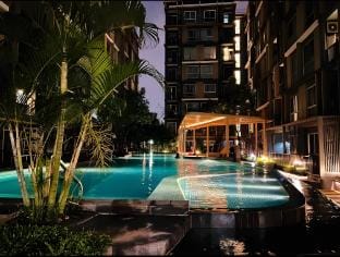 Sukhumvit 40 One bedroom quiet cozy pool gym Apartment in Bangkok